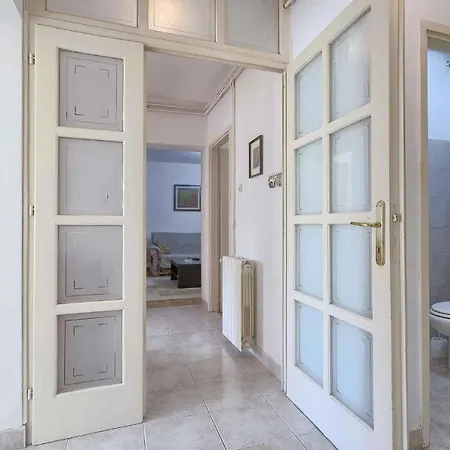 Two-bedroom 3 아파트 풀라