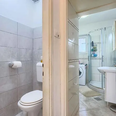 Two-bedroom 3 아파트 풀라