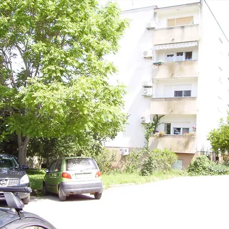 Two-bedroom 3 * Pula